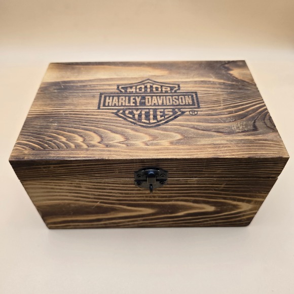 Harley-Davidson Whiskey Glass Set with Silicone Ice Tray and Wood Box 4pc Set - Picture 14 of 16